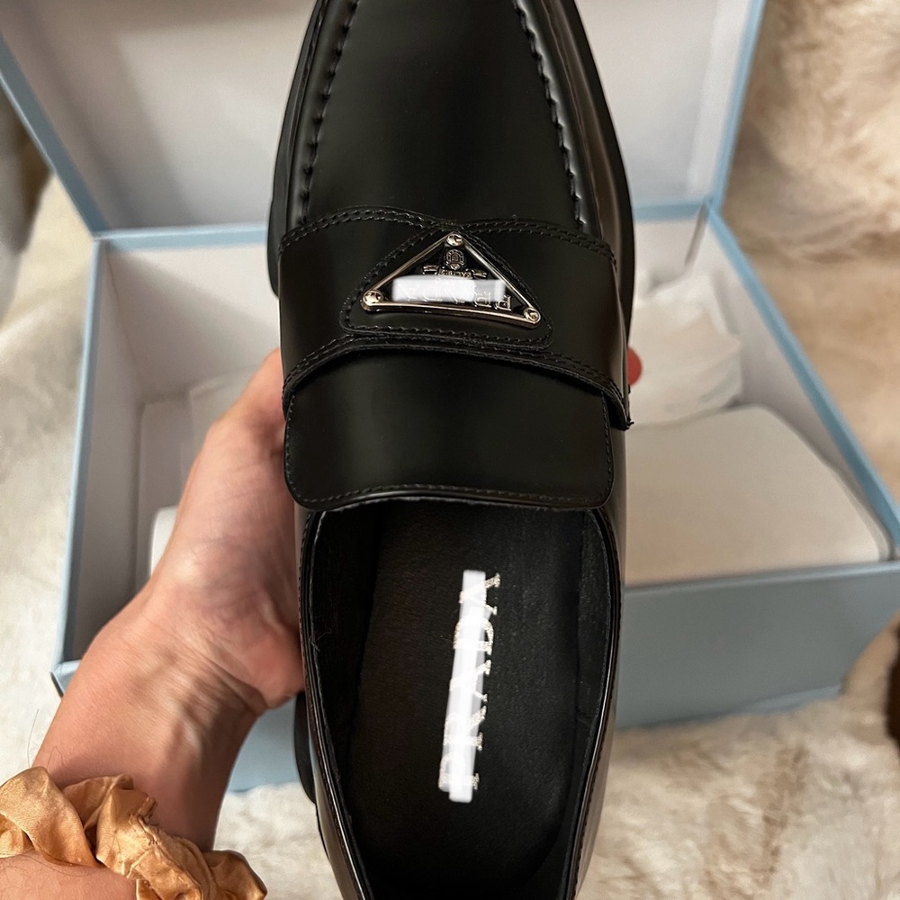 Triangle monolith pointed loafer 41